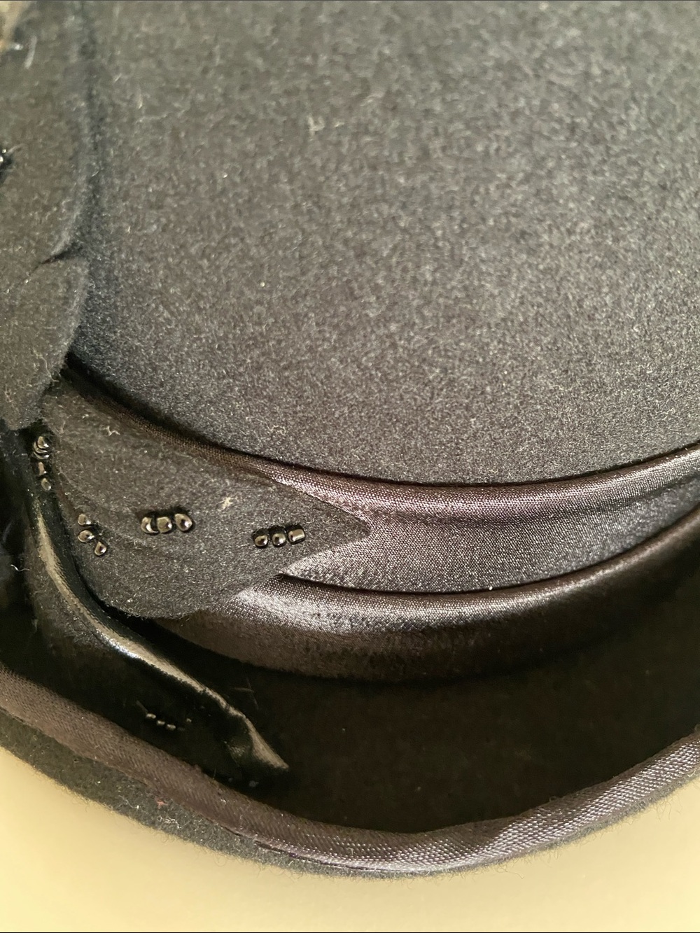 Vintage Style Black Cloche Hat - Picture 3 of 6